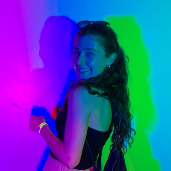 Meet your Posher, Alison - Picture 1 of 1